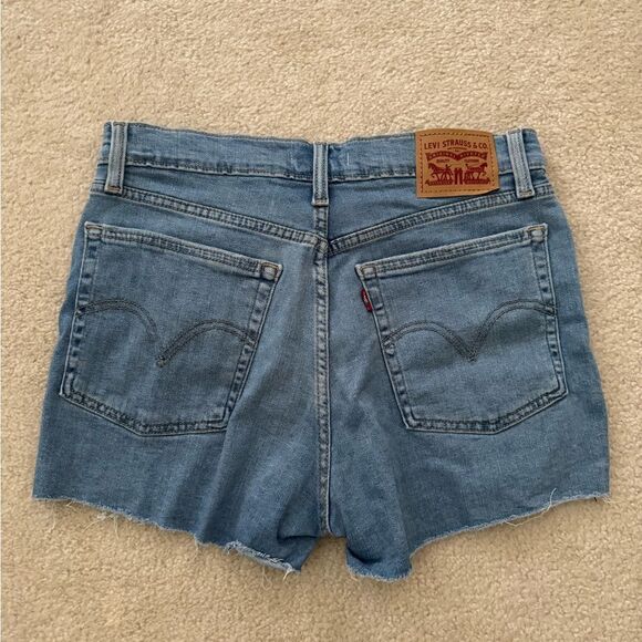 Women’s Levi High Rise Jean Shorts Sz 29 - Picture 3 of 4